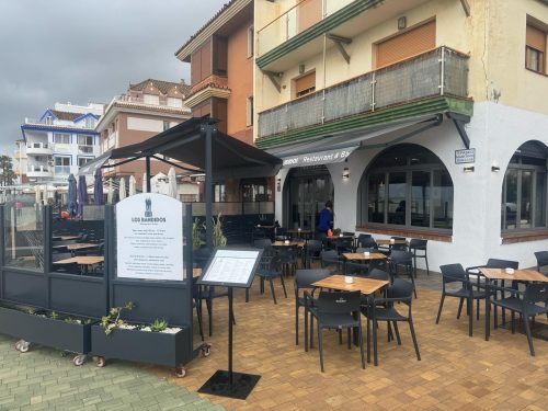 Eluha instalación de toldos en restaurantes en la Costa del Sol