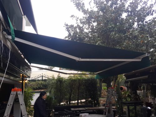 Eluha instalación de toldos en terrazas comerciales en la Costa del Sol