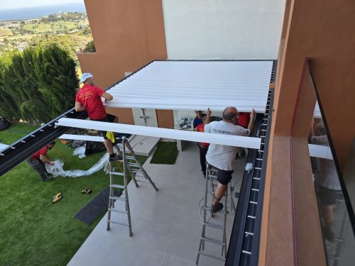 Eluha instalaciones de toldos a particulares en la Costa del Sol