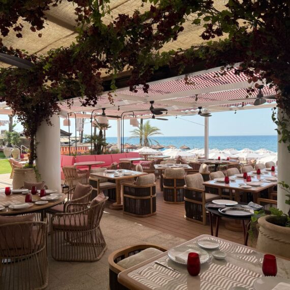 Toldo retráctil en hotel Gran Marbella