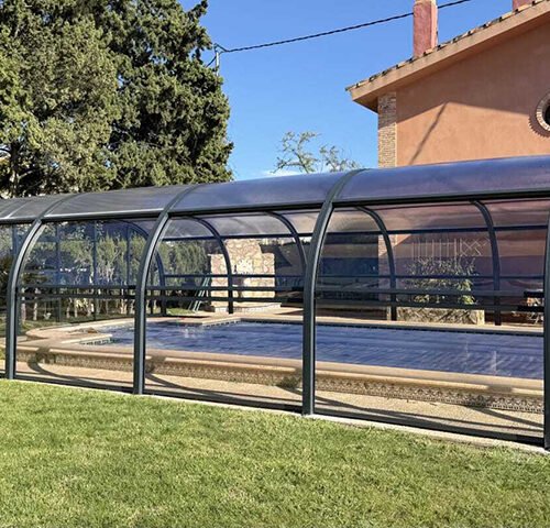 Cerramientos de piscinas privadas o comunitarias en Marbella y la Costa del Sol