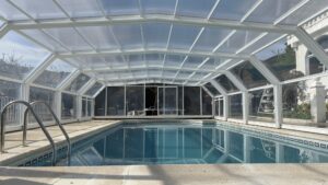 Cerramientos de piscina telescópicos o móviles