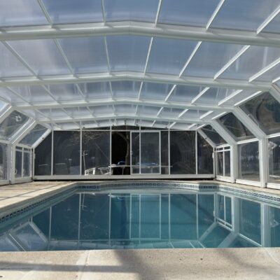 Cerramientos de piscina telescópicos o móviles